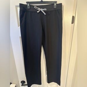 Figs Livingston basic scrub pant in medium